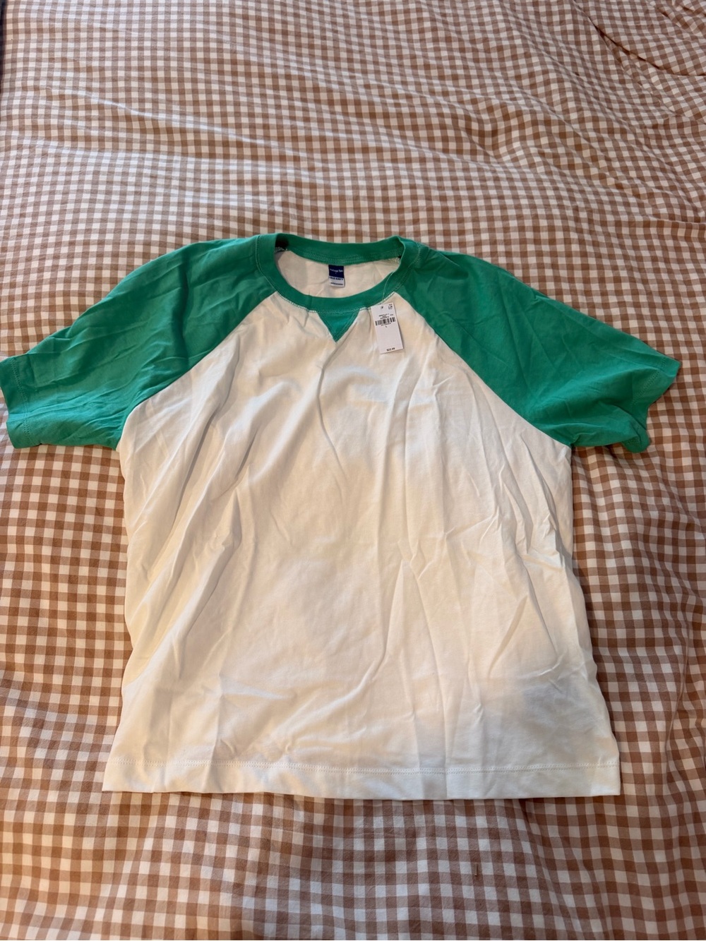Women’s old navy White and Green Raglan Tee